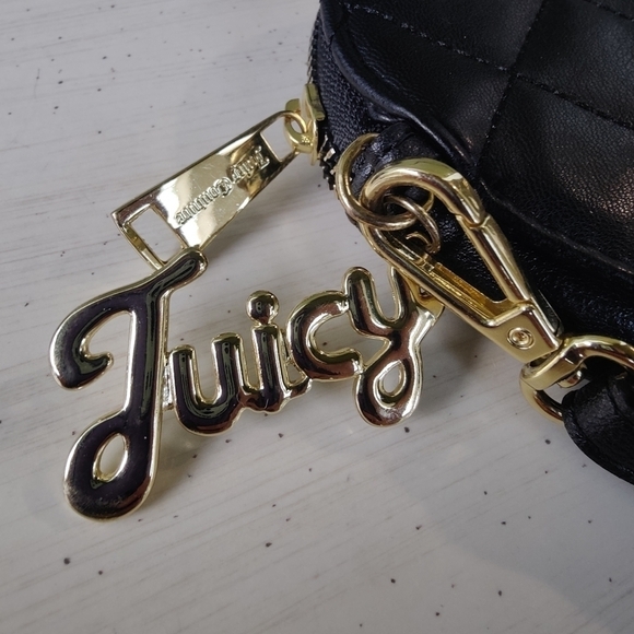 Juicy Couture Crown Heart Coin Purse Mini Bag Wristlet Pouch Quilted Charm - Picture 2 of 9